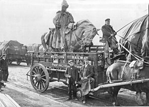 Statue being delivered by GWR Statue being delivered by GWR