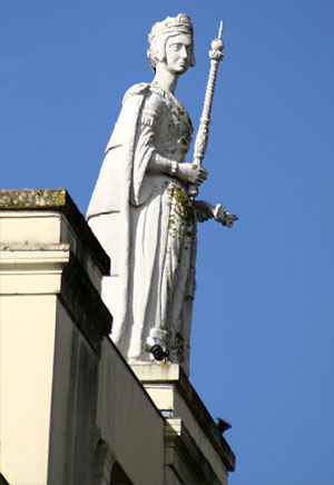 Queen Victoria in Little Queen St Queen Victoria in Little Queen St