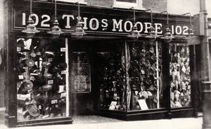Thomas Moore Thomas Moore