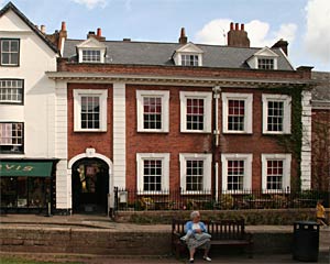 5 Cathedral Close 5 Cathedral Close