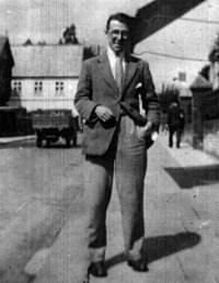 Professor W G Hoskins at St Davids Hill Professor W G Hoskins at St Davids Hill
