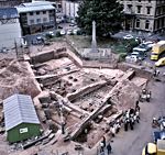 Higher Market in Queen Street - 1950s The excavation of the Roman baths