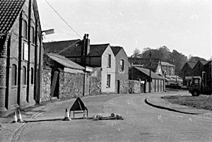 Commercial Road in 1975 Commercial Road in 1975