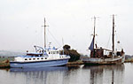 Matilda tank in the desert. Houseboats at Turf